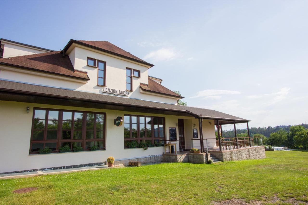 Penzion Majak Dublovice Екстериор снимка
